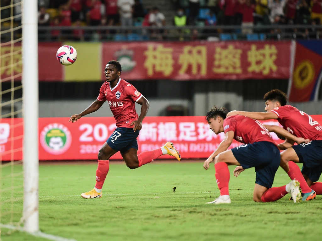 【中超】恩戈姆双响炮惊艳全场 梅州3-1逆袭三镇